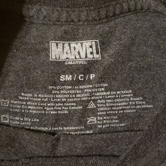 ❤ 3/$20 Gray Marvel tshirt - Picture 2 of 5